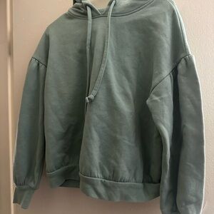 Green puffed arm sweatshirt
